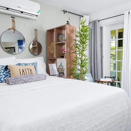 Quaint Mini-Mystic Studio! Apartment